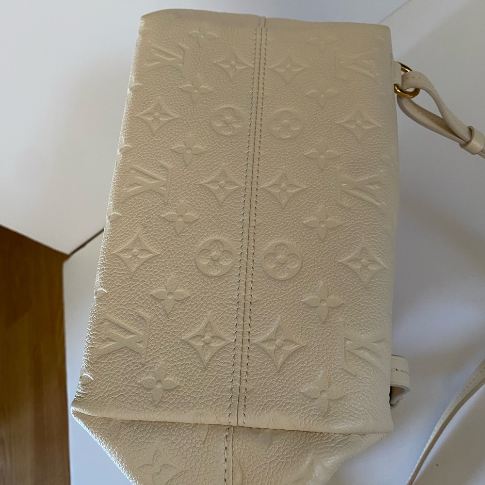 Louis Vuitton montsouris backpack 
❤️white empriente - Picture 4 of 17